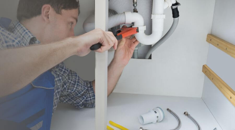 Local tankless water heater installation in Slater, MO